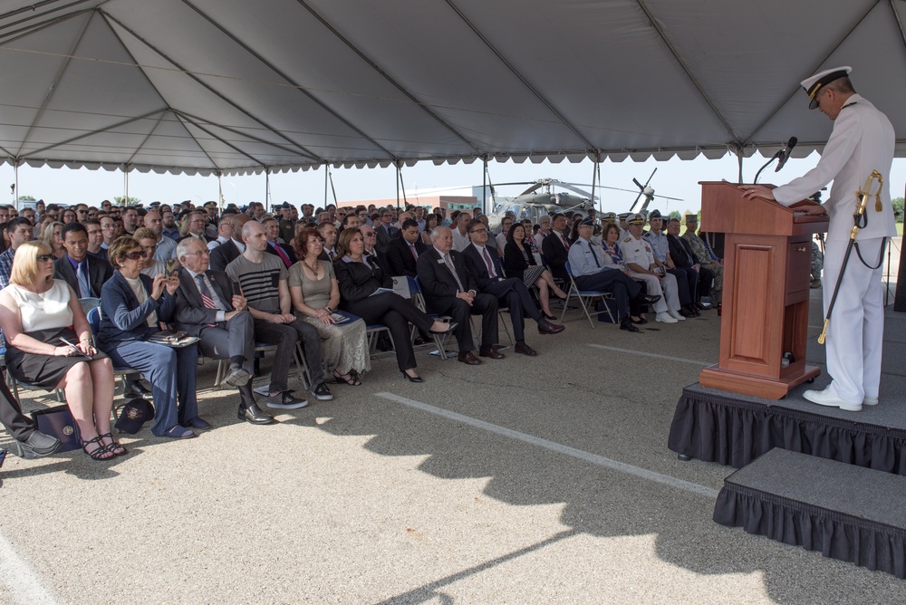 Naval Medical Research Unit-Dayton, holds change of command ceremony