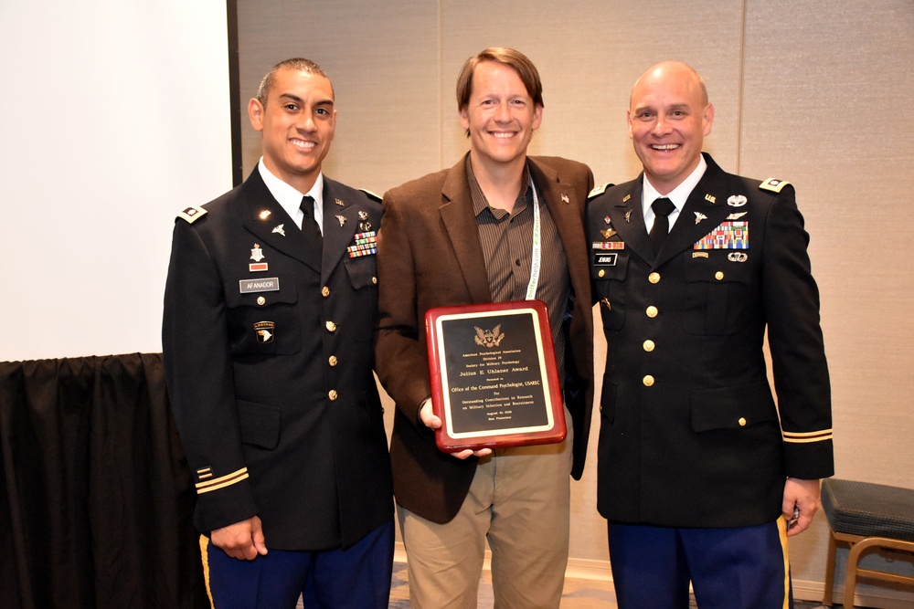 USAREC Office of the Command Psychologist receives Uhlaner Award for Excellence