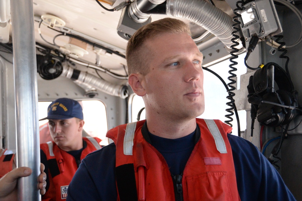 Tropic Care Maui County 2018: Coast Guard Aid