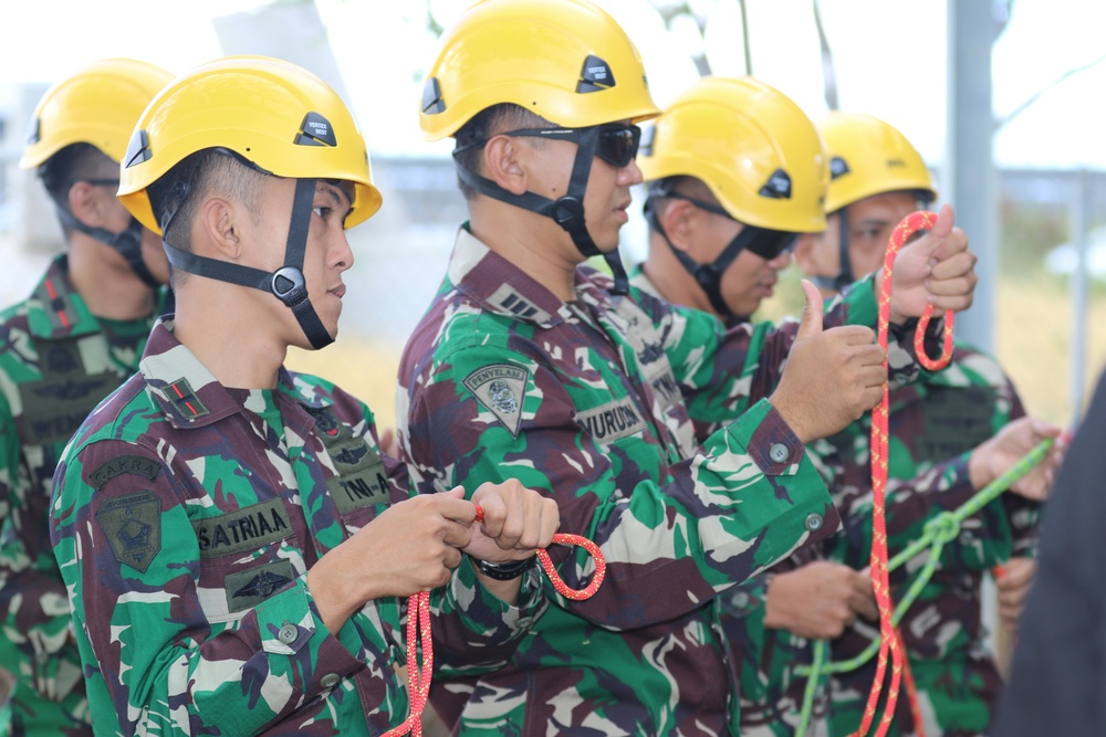 Joint training exercise between the Hawaii Army National Guard, Philippine, and Indonesian CERFP teams.