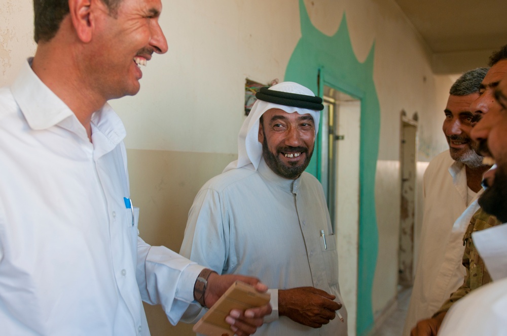 Syrian Democratic Forces Provide Outreach at MEDCAP in Hajin