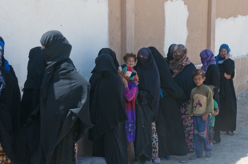 Syrian Democratic Forces Provide Outreach at MEDCAP in Hajin