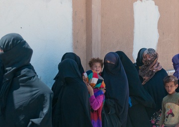 Syrian Democratic Forces Provide Outreach at MEDCAP in Hajin