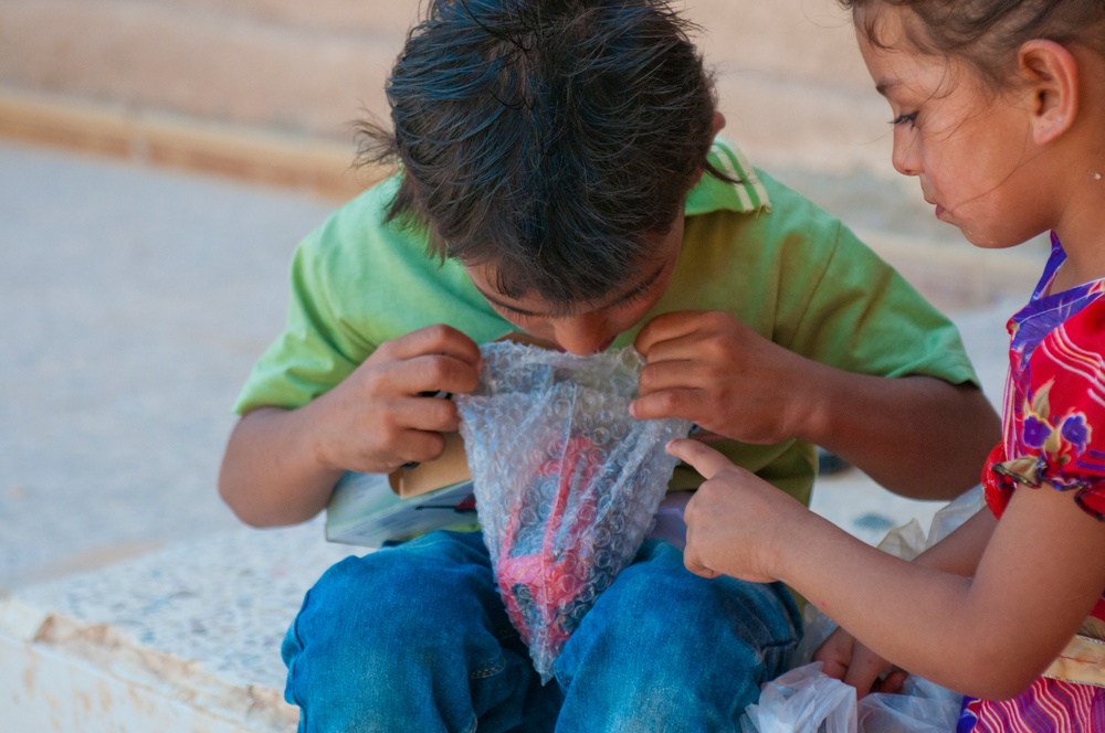 Syrian Democratic Forces Provide Outreach at MEDCAP in Hajin