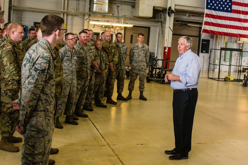 Governor visits Airmen at Rosecrans