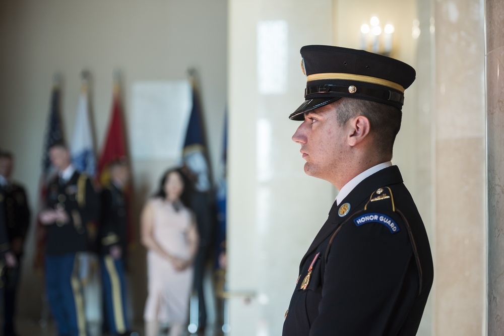 40th and 41st Sergeant at Arms of the U.S. Senate Participate in a Wreath-Laying at the Tomb of the Unknown Soldier