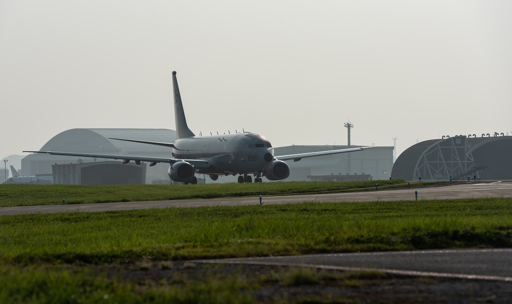 Team Kadena hosts media for P-8A Poseidon