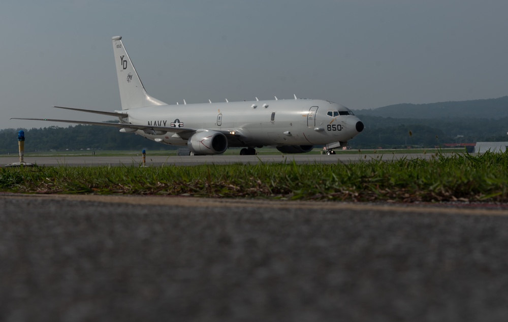 Team Kadena hosts media for P-8A Poseidon