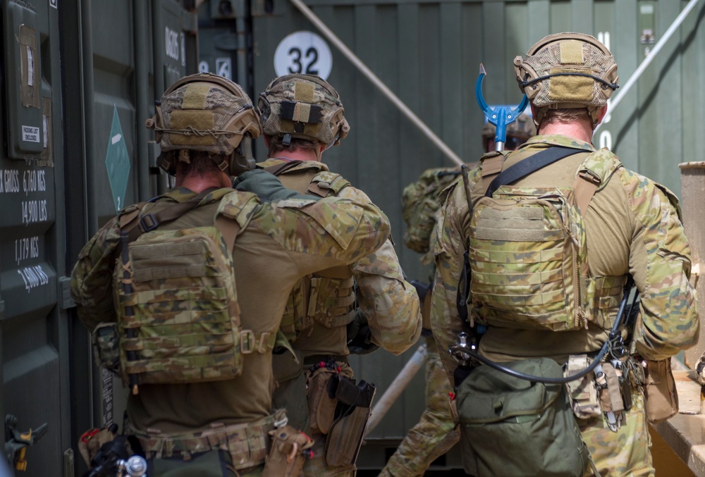 EODMU5 and Australian Army Participate in Pyrocrab