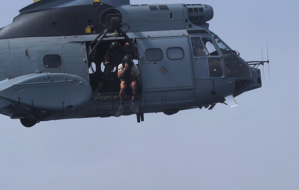 82nd ERQS, French Armed Forces perform rescue dive training