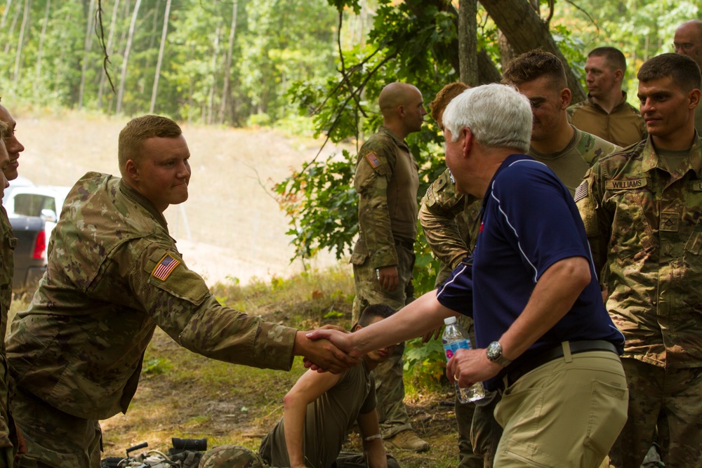 Governor Rick Snyder and MG Gregory Vadnais visit soldiers with SMA for Northern Strike