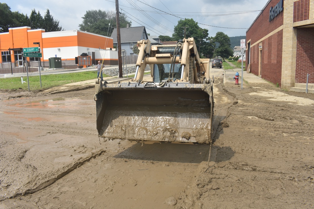 N.Y. Army National Guard, 827th Assists in Flooding Relief