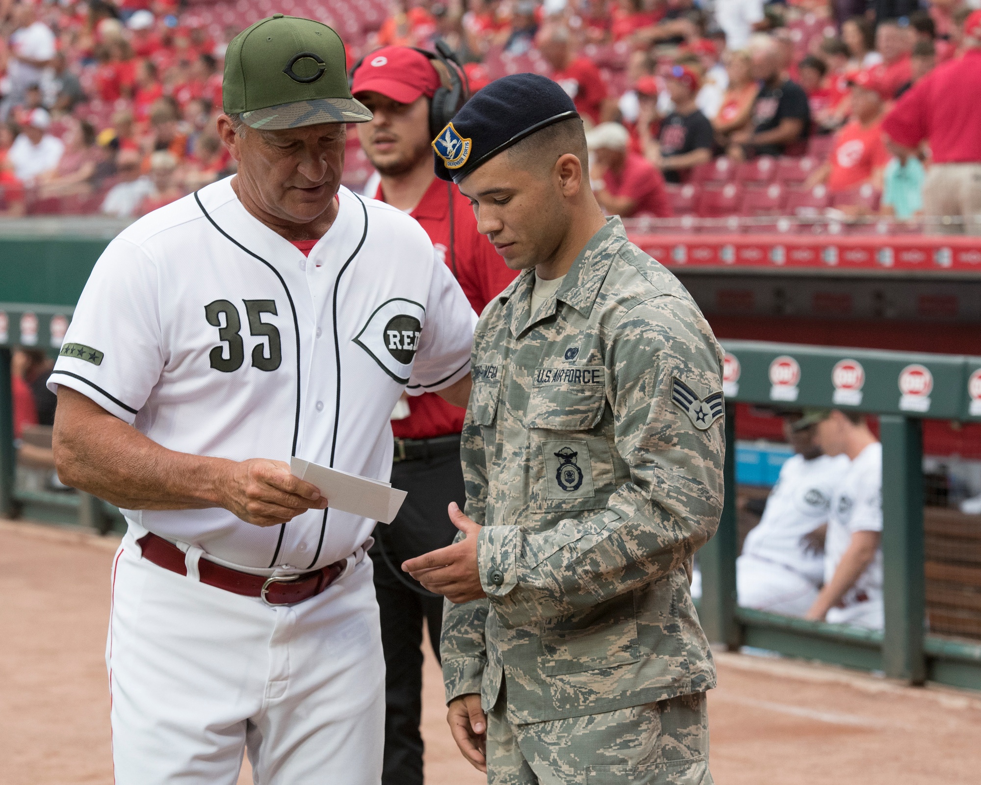 DVIDS - Images - Cincinnati Reds baseball team recognize military