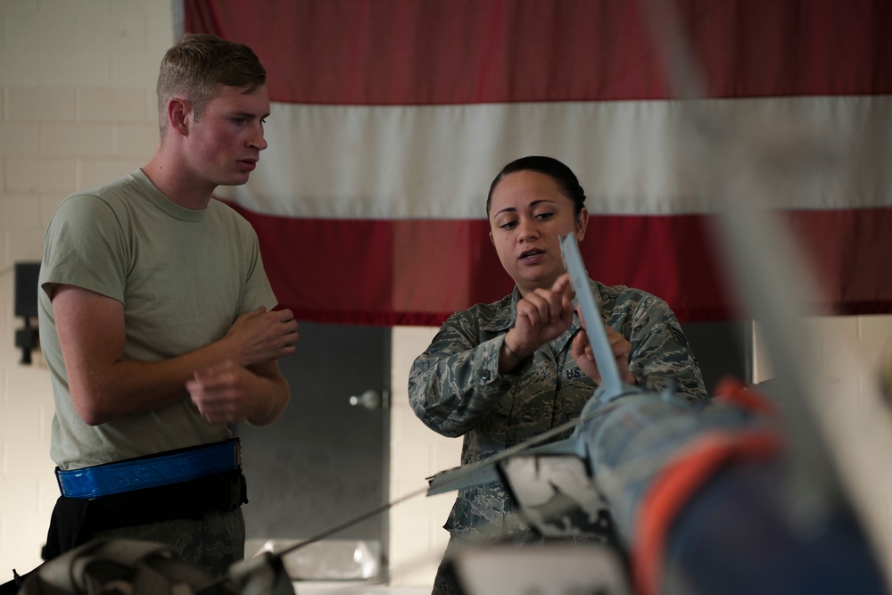 Loadbarn keeps weapons Airmen trained, A-10s armed