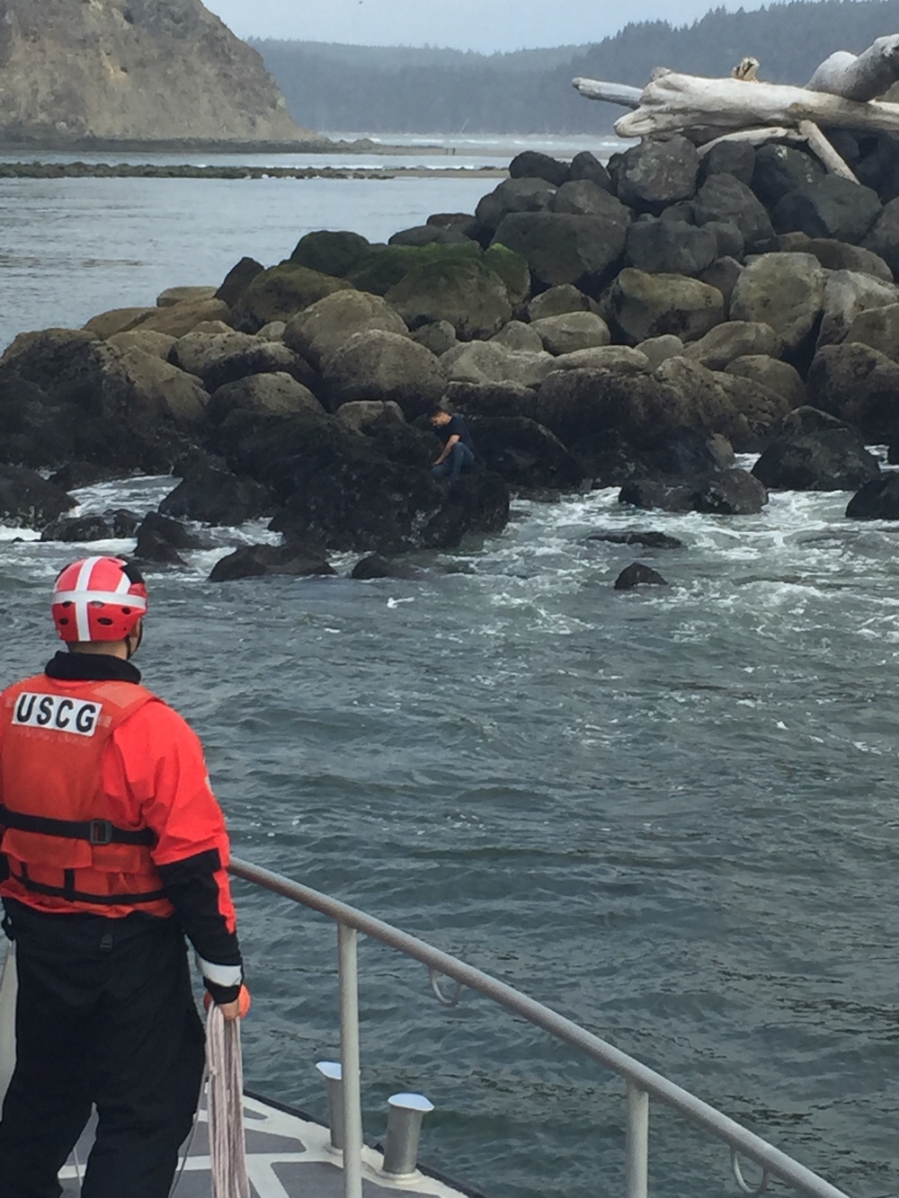 Coast Guard boat crew rescues swimmer near La Push, Washington
