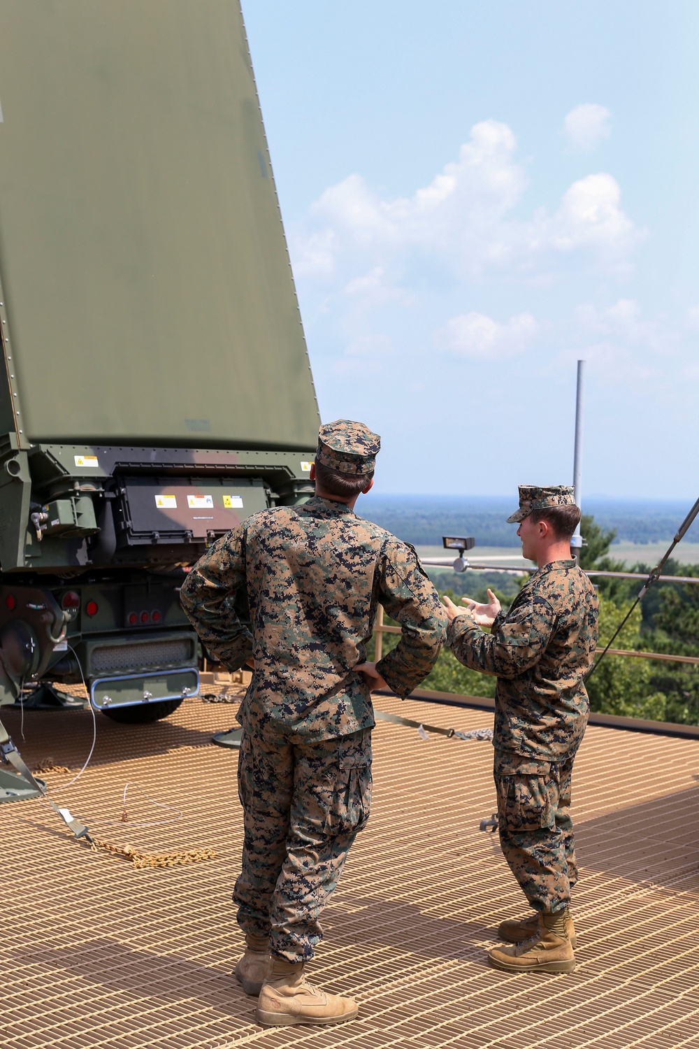 Comm goes up: Marines utilize TPS-80