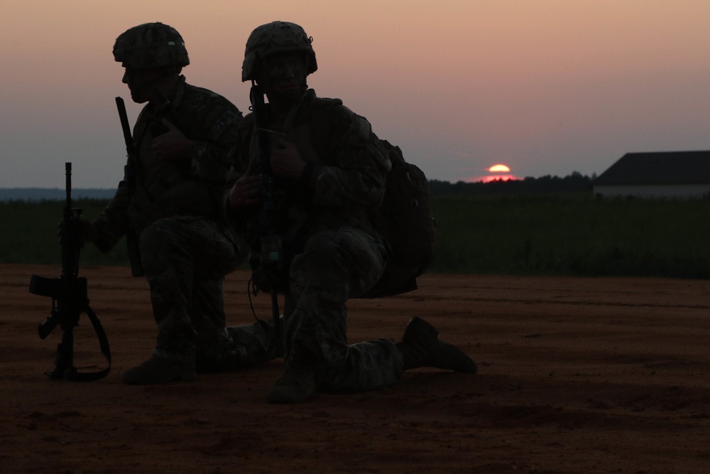 2-505 PIR Paratroopers Train to Conduct Joint Forcible Entry