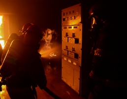 Nimitz Sailors conduct fire fighting training