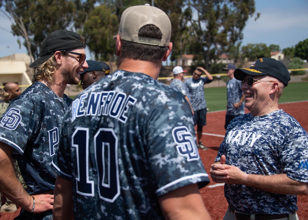 DVIDS - Images - U.S. Navy All-Stars Vs. San Diego Padres Alumni Softball  Team [Image 2 of 8]