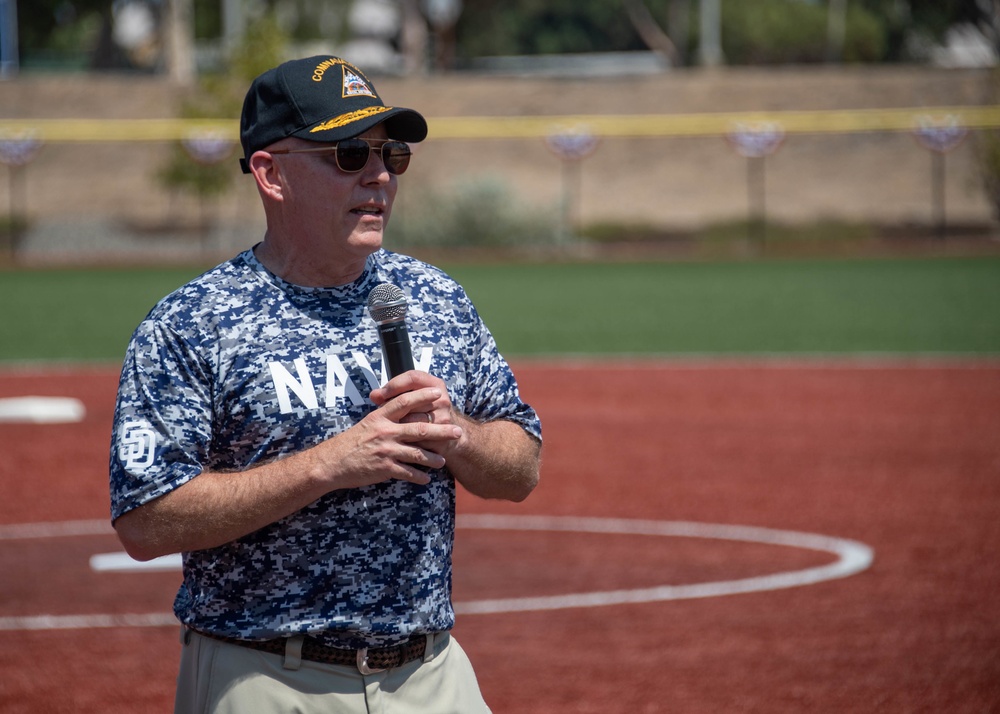 DVIDS - Images - U.S. Navy All-Stars Vs. San Diego Padres Alumni Softball  Team [Image 2 of 8]