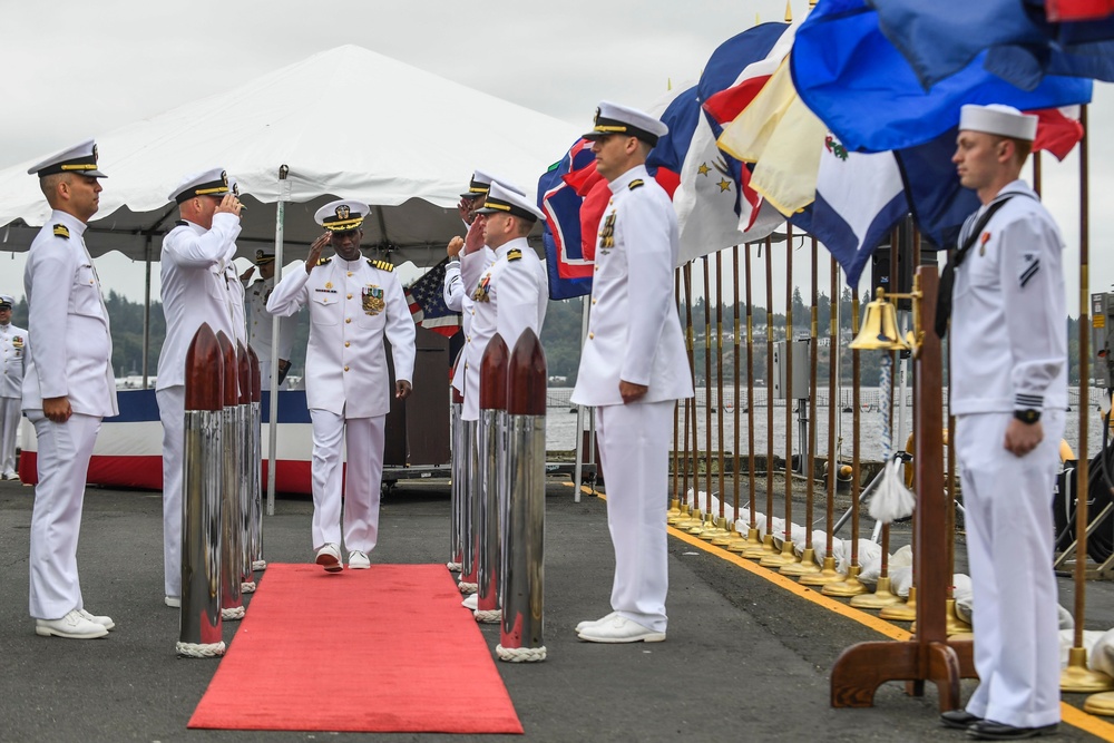 Naval Supply Systems Command Fleet Logistics Center Puget Sound Conducts a Change of Command Ceremony