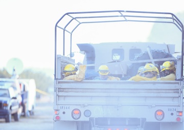Hand Crews head out [Image 5 of 15]