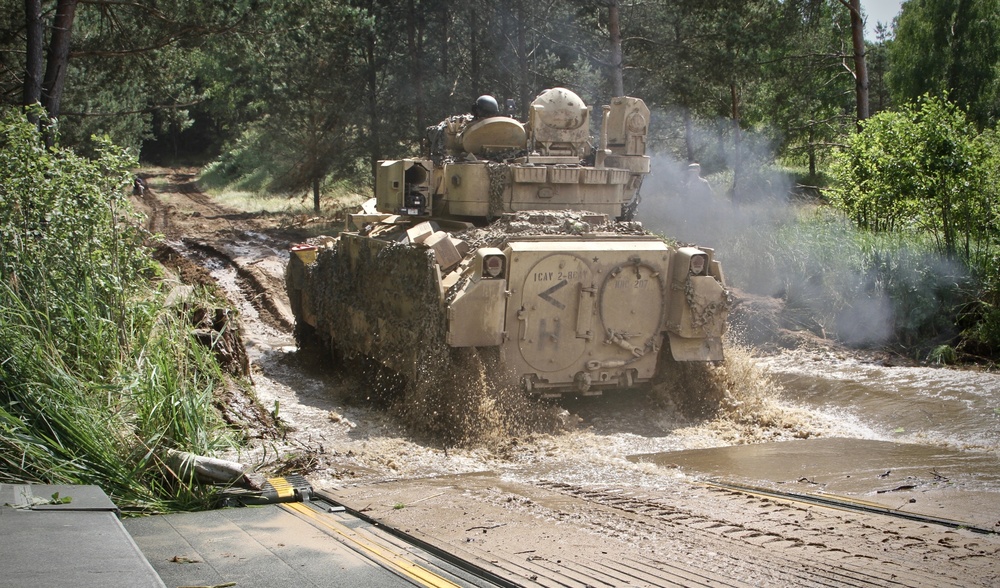 2-8 CAV Vehicles Conduct Wet Gap Crossing