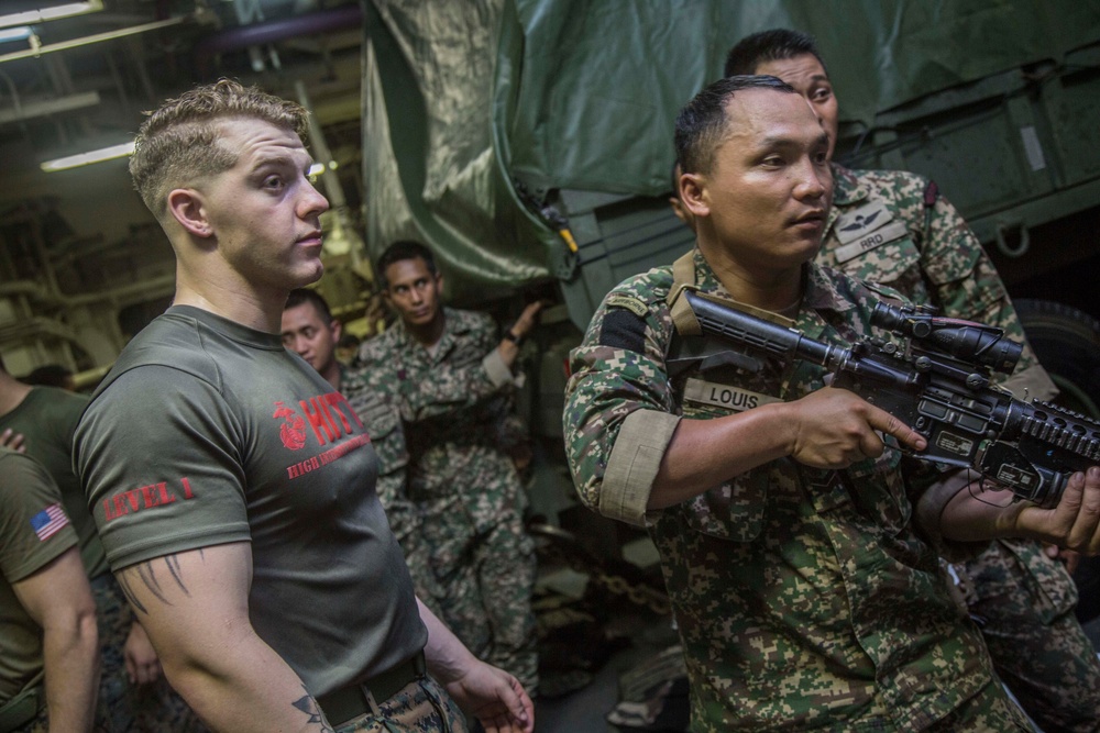 Malaysian Forces Train with U.S. Marines aboard USS Essex