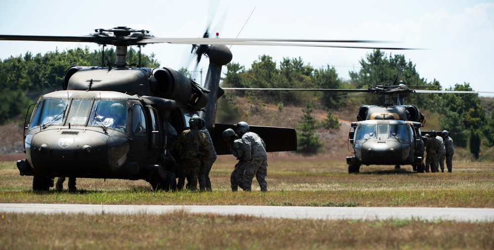 8th FW trains Airmen on personnel recovery tactics with U.S. Army