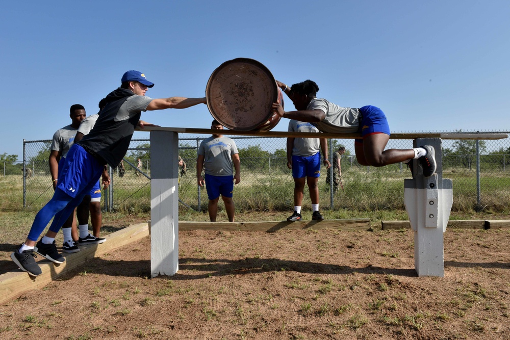 Photo Story - Goodfellow drills Angelo State University football team