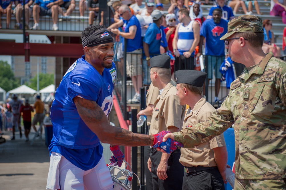 NFL Honors N.Y. State Military Members