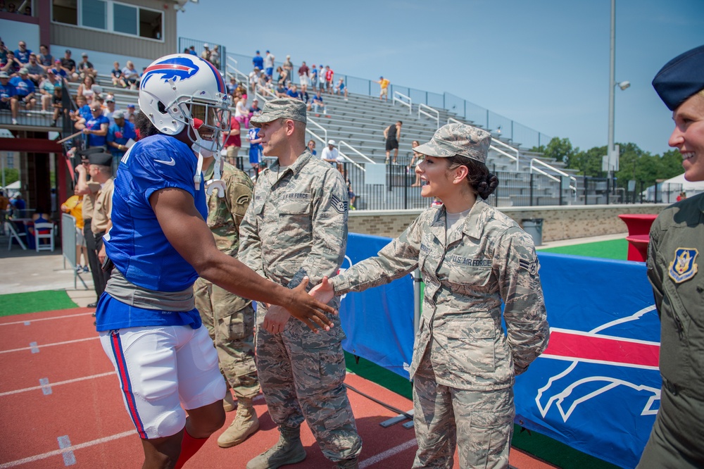 NFL Honors N.Y. State Military Members
