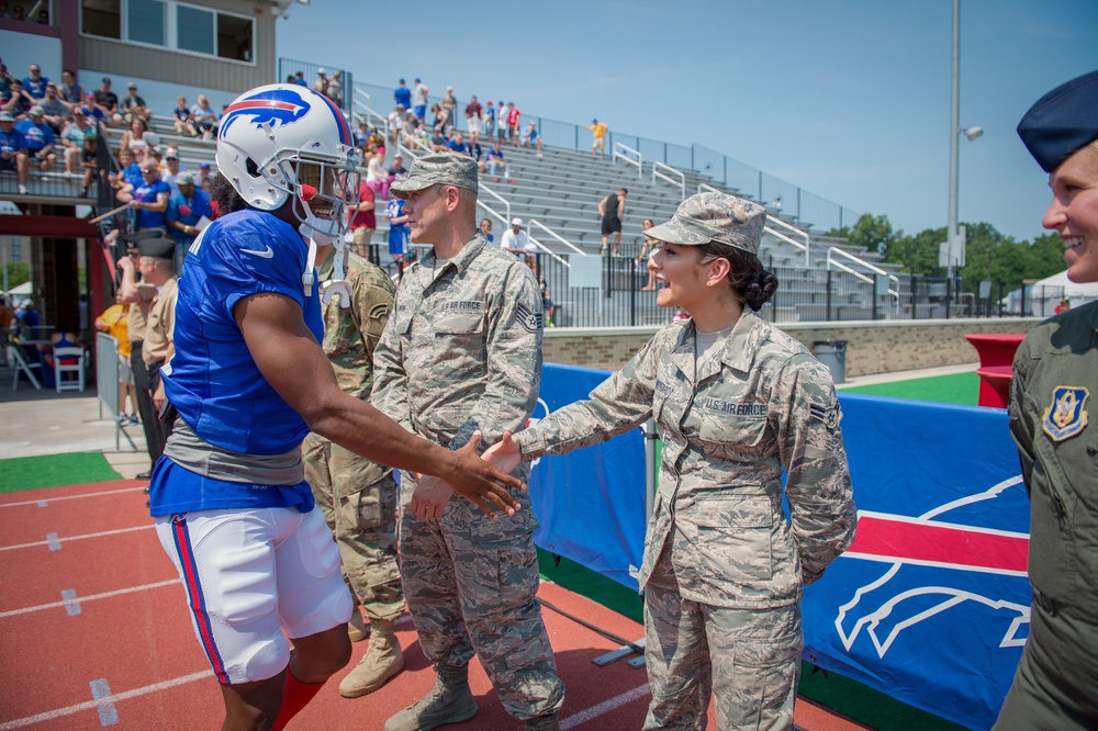 NFL Honors N.Y. State Military Members