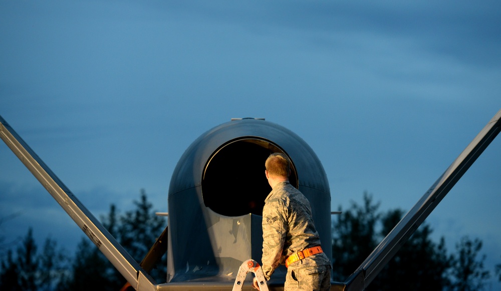 12th Aircraft Maintenance Unit travels to Eielson for RED FLAG Alaska