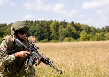 Aerial Aid: 2-4 GSAB trains with Georgian military