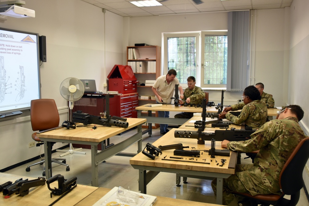 Combined Arms Training Center conduct a M2A1 Machine Gun maintenance course