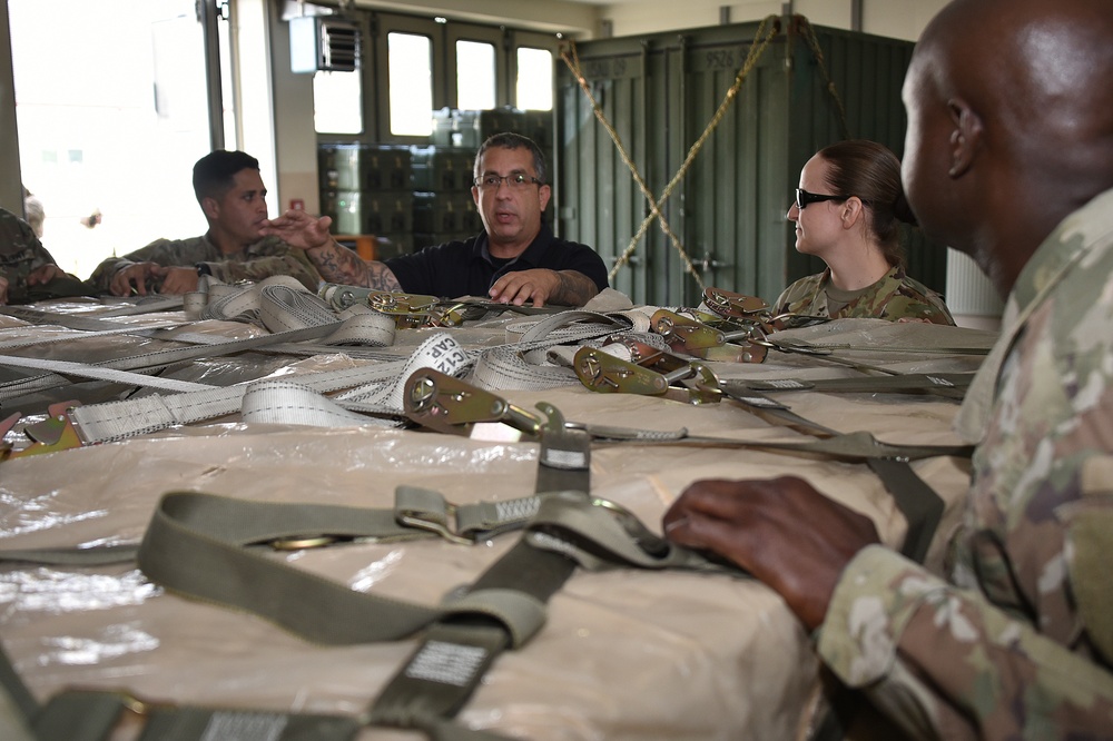 Combined Arms Training Center conduct a 463L pallets building course