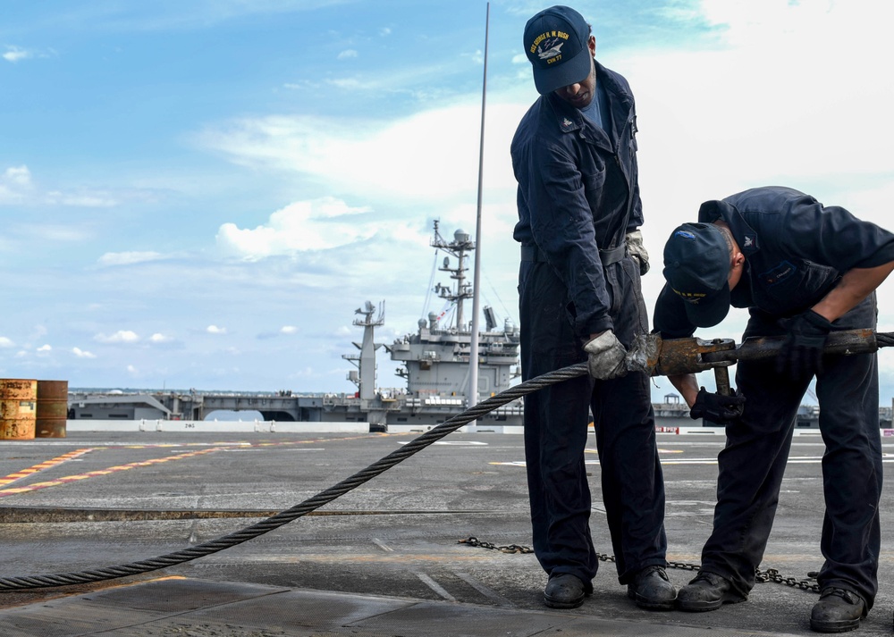 Sailors Maintain Arresting Gear