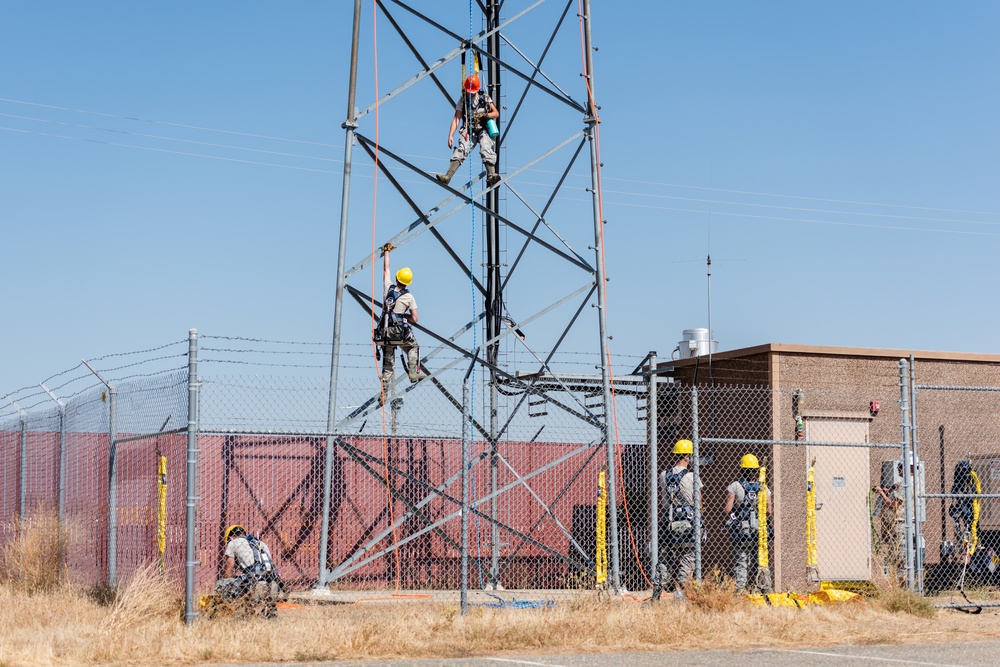 9 OSS Airmen train to climb