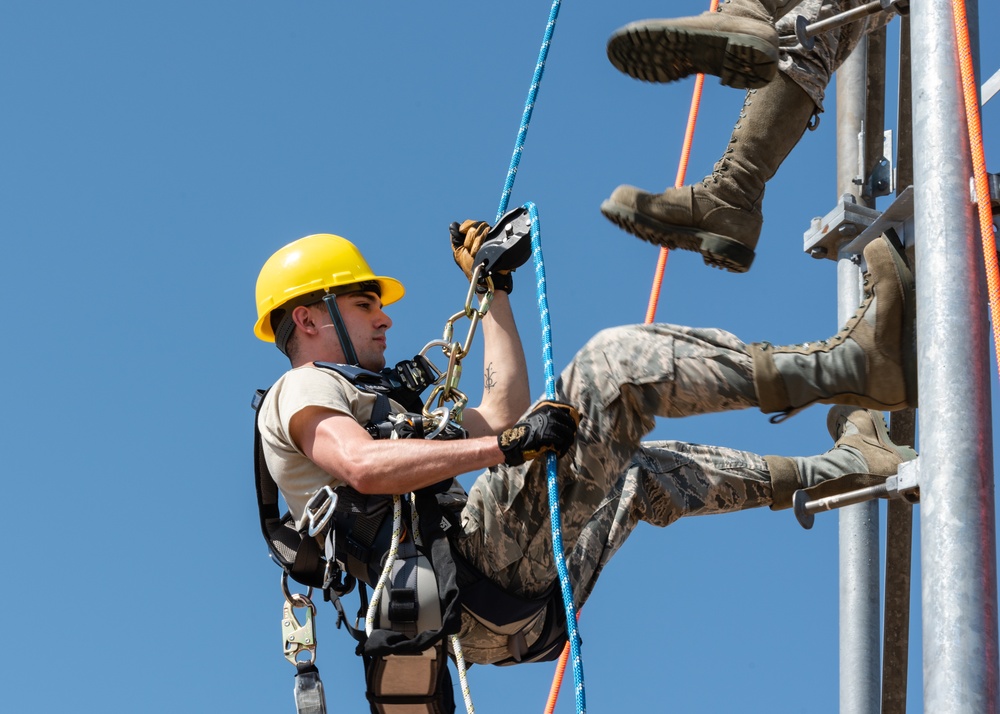 9 OSS Airmen train to climb