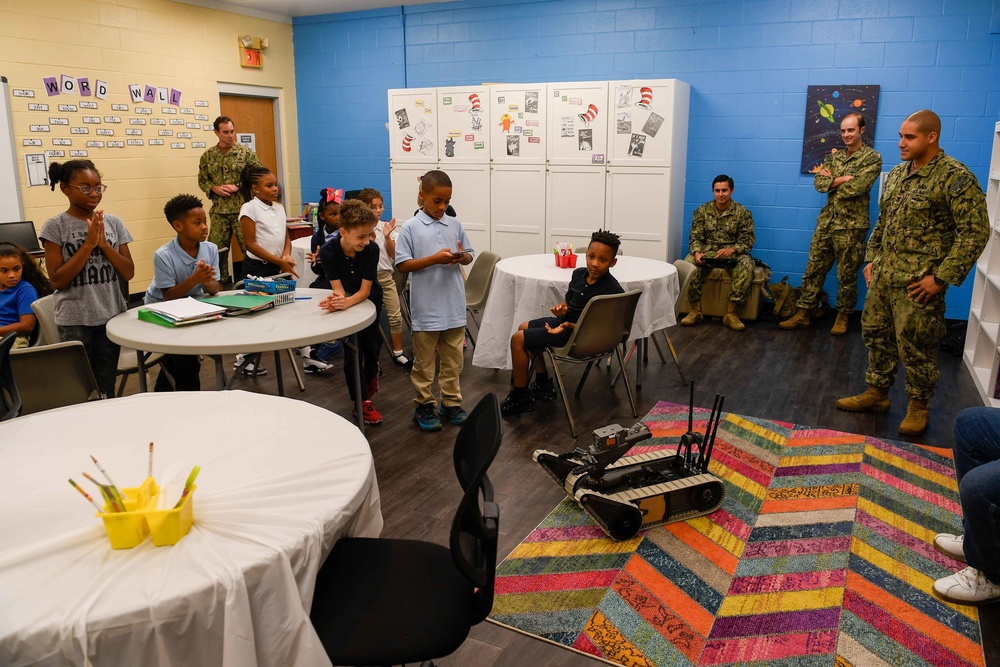 Sailors speak with Louisville Boys and Girls Club