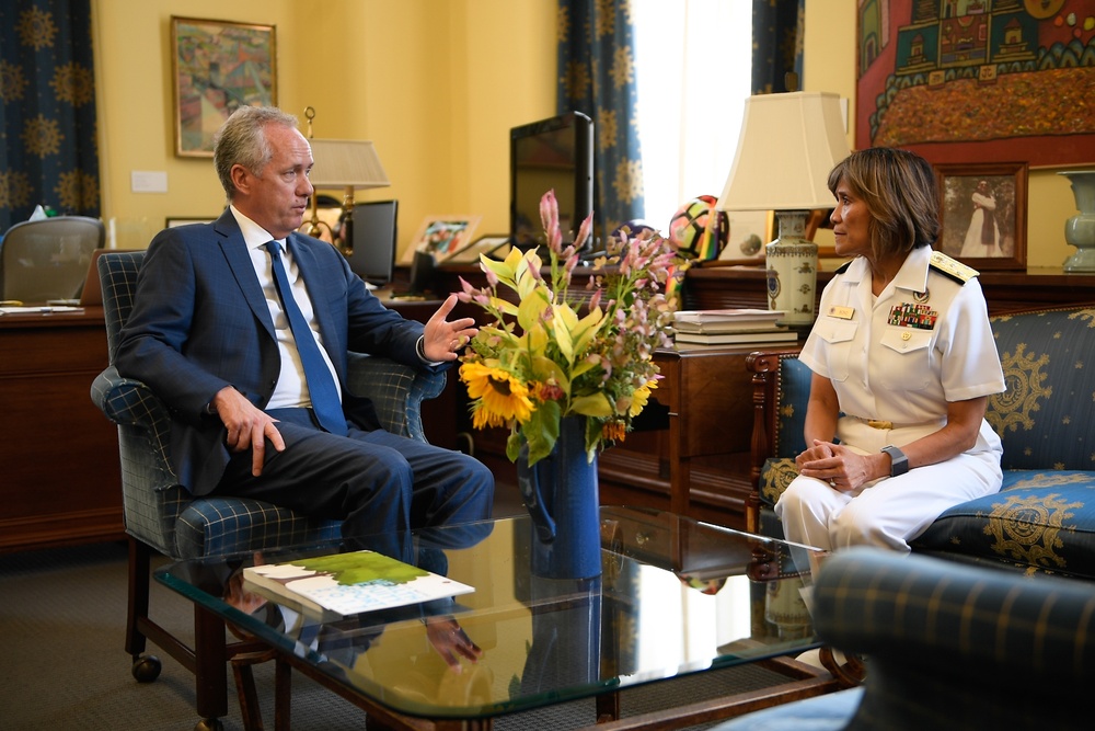 Vice Admiral meets with Louisville Mayor