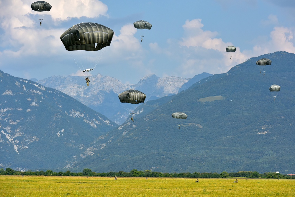 Airborne Operation,22 August, 2018, Pordenone, Italy