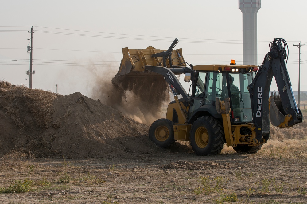 124th Civil Engineer Squadron conducts heavy equipment training