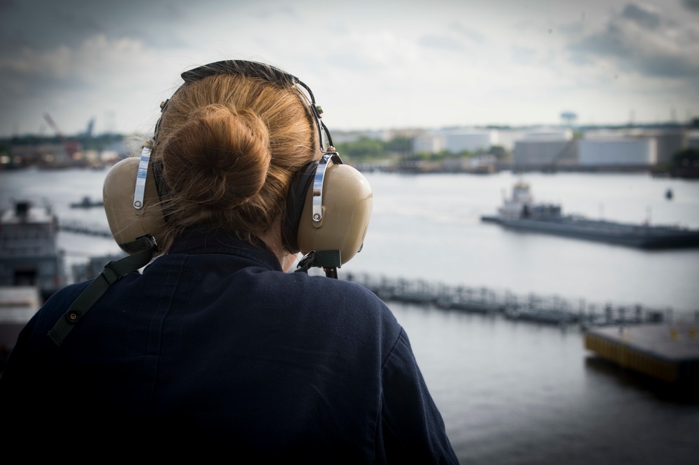 USS Dwight D. Eisenhower