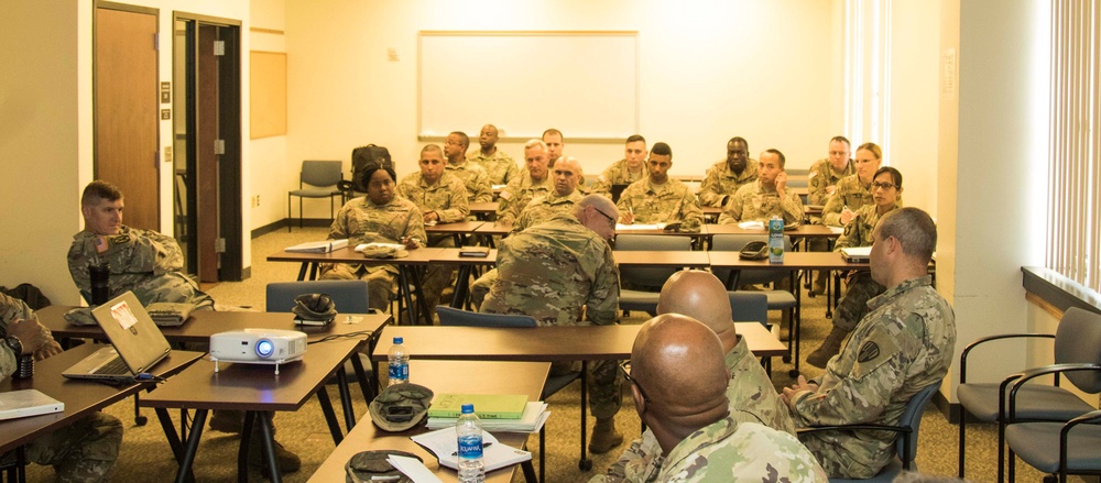369th Sustainment Brigade Soldiers conduct command post exercise