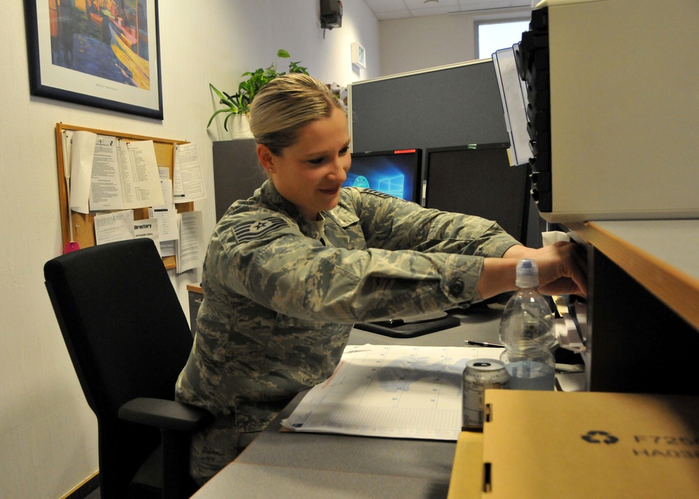 Massachusetts National Guard Adjutant General Visits 104th Fighter Wing Airmen at Spangdahlem Air Base