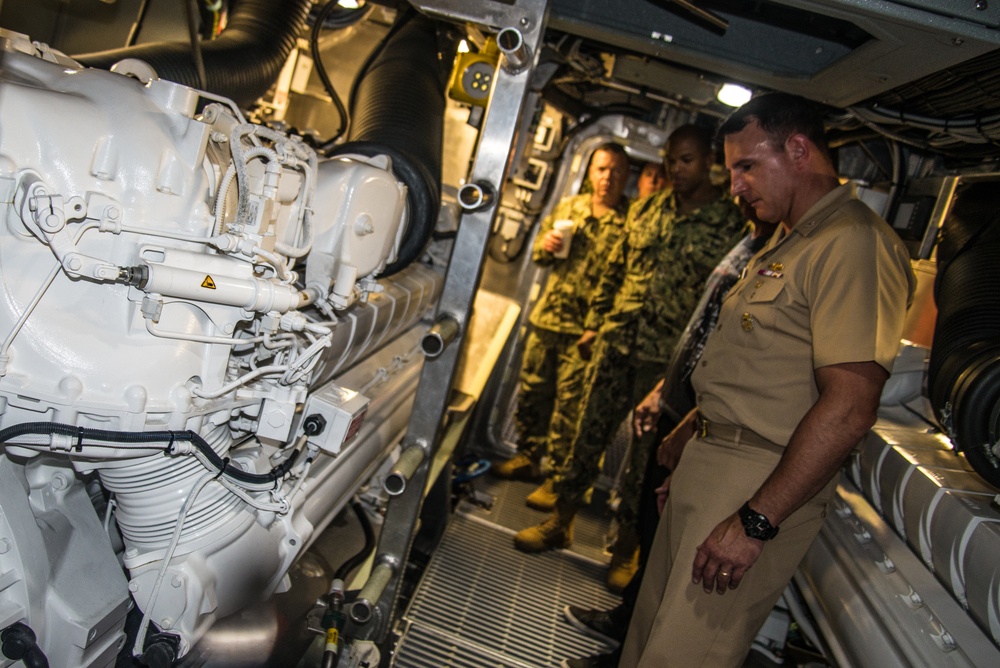 CRG 1’s Mark VI Patrol Boat Participates During the 2Oth Annual Surface Navy Association (SNA) Westcoast Symposium