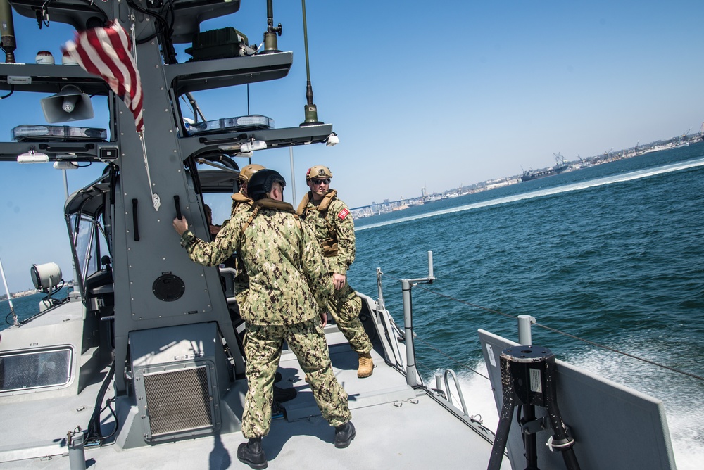 CRG 1’s Mark VI Patrol Boat Participates During the 2Oth Annual Surface Navy Association (SNA) Westcoast Symposium