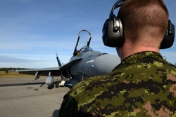 Royal Canadian Air Force trains U.S. Forces [Image 4 of 5]